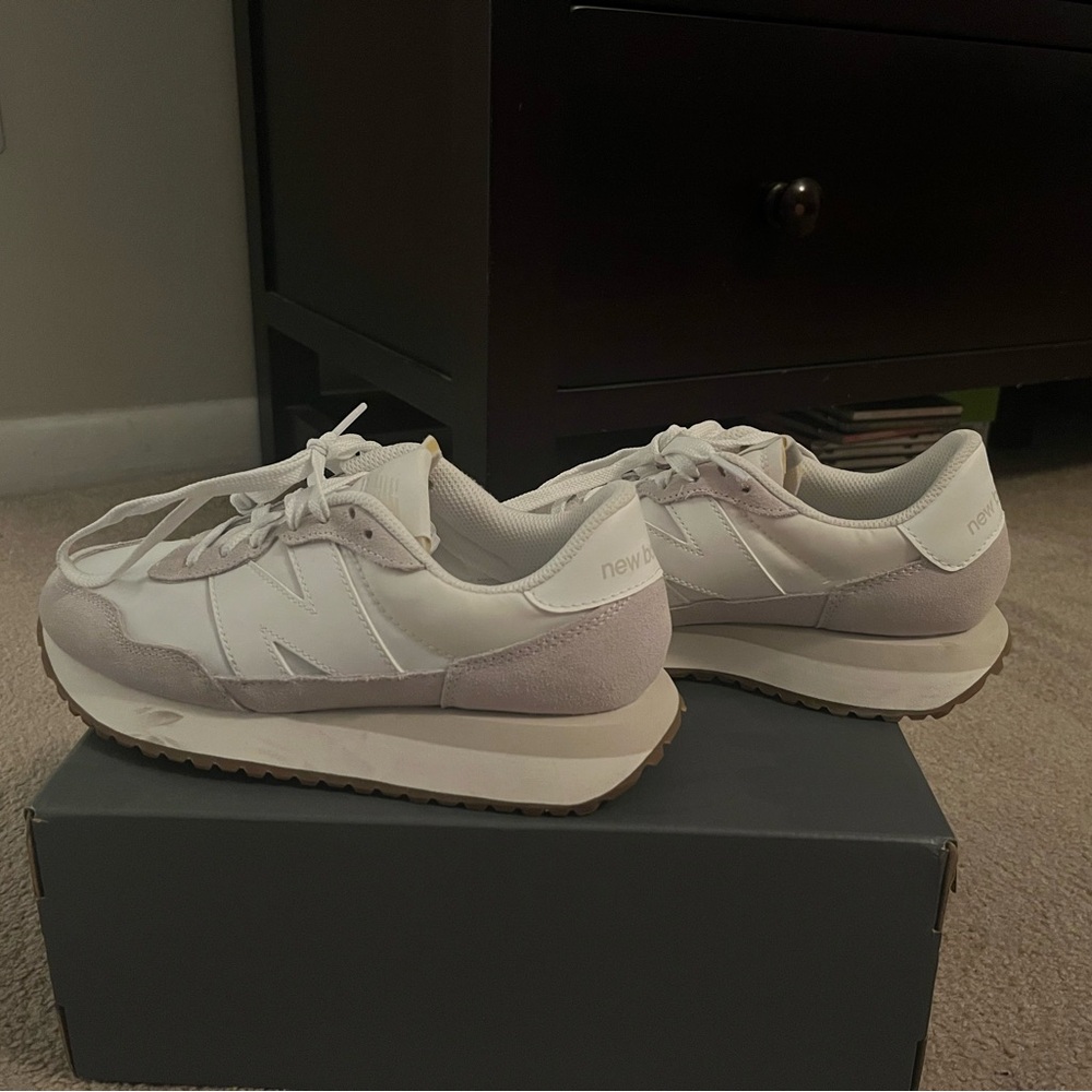 New Balance White and Gray Sneakers - Picture 2 of 5